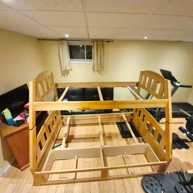 Hardwood Bunk bed in Beds & Mattresses in Kingston - Image 4