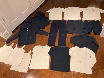 Get a great deal on this lot of boys' school uniform clothes, perfect for ages 4-5 years! This colle...