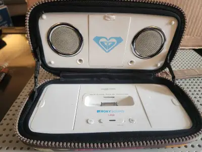 Roxy Roxysound iPod Speaker Portable iP22 Polka Dot Design, View more