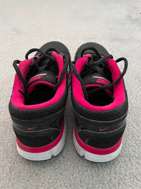 Women's Nike Dual Fusion Runners, Size 7, New in Women's - Shoes in Saskatoon - Image 2