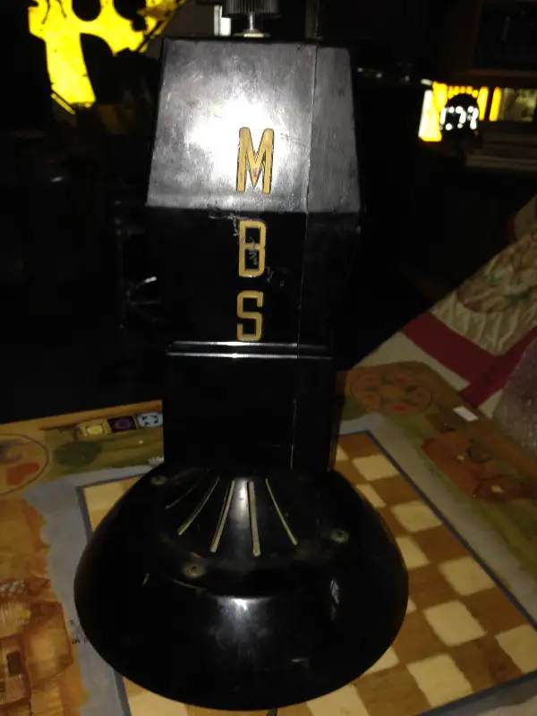 VINTAGE BAKELITE WLEA 1480 KC MIKE-RADIO UNIVERSAL PUBLICIZERS in Arts & Collectibles in Mississauga / Peel Region - Image 7