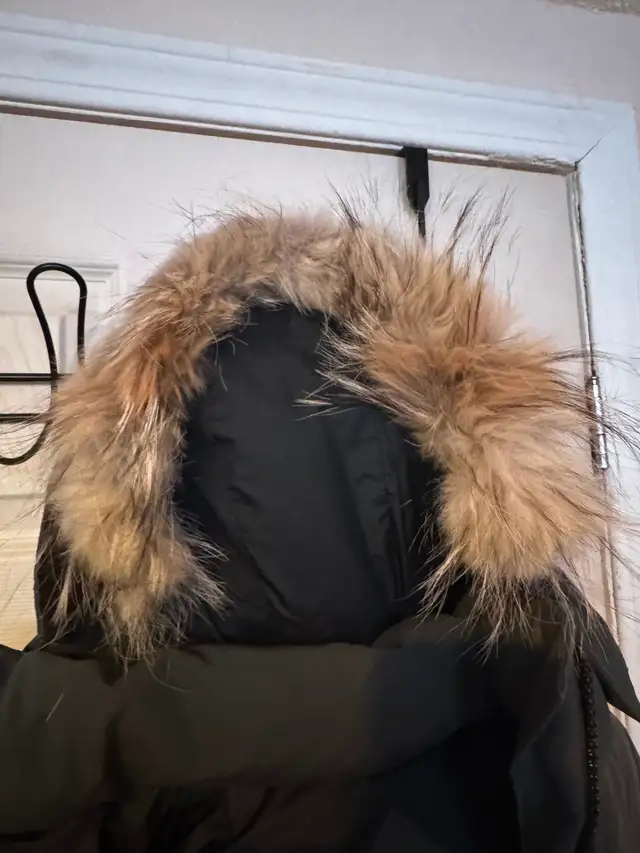 Canada goose in Women's - Tops & Outerwear in City of Toronto - Image 6