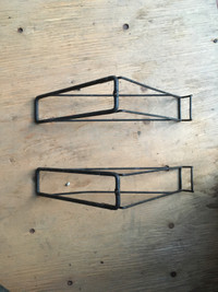 Rubbermaid shelf brackets, metal