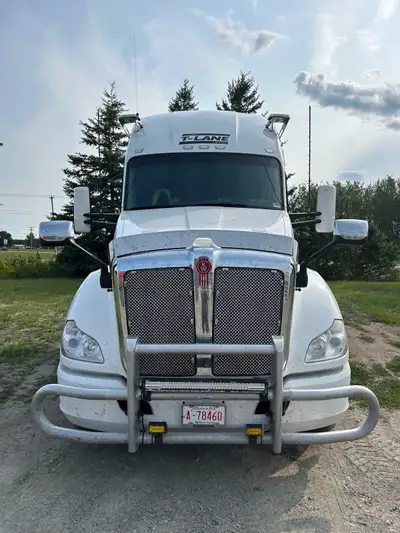 Kenworth T-680 2021 Paccar engine 952,000km 46,000 rear Thermoking tripack 244 wb Automatic 12 speed