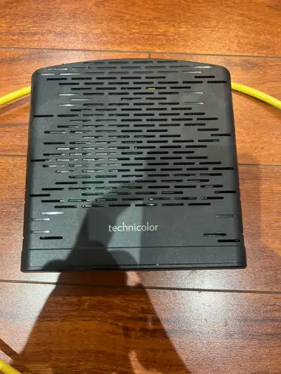 Get reliable internet connectivity with this Technicolor modem. It's in good used condition and read...