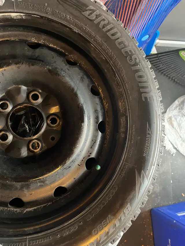 205/60/16’ Winter Tires with rims - 4 tires in Tires & Rims in Oshawa / Durham Region - Image 4