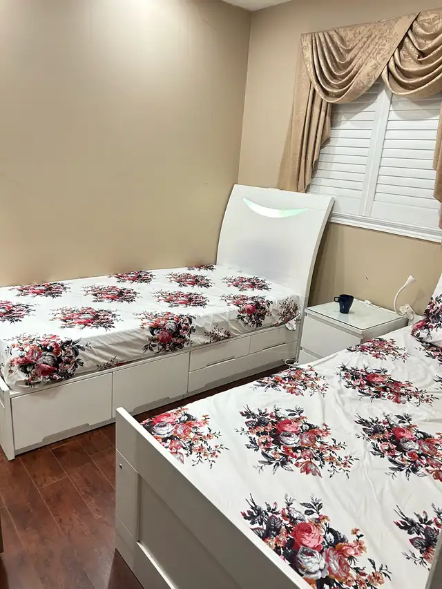 SHARED ROOM FOR RENT ONLY FOR GIRLS NEAR SHERIDAN