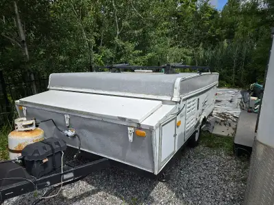 Selling 2006 Palomino Yearling Y‑4102 – Pop‑Up Camper / Trailer. Well-maintained, compact, and famil...