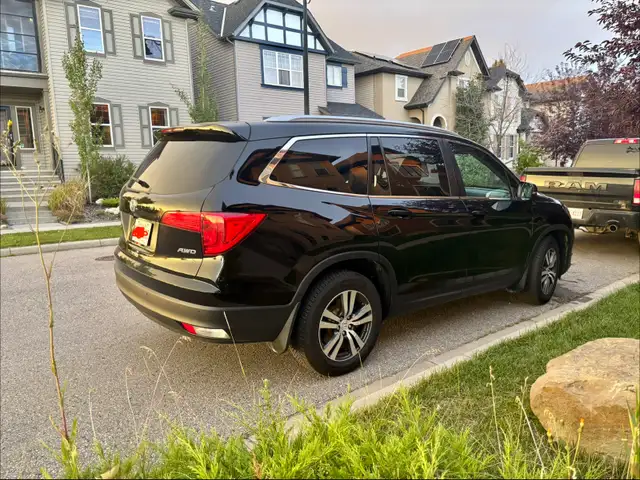 2018 Honda Pilot EX-L in excellent condition.
