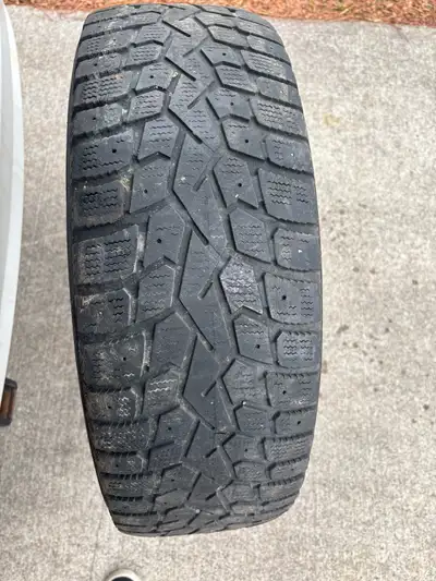 One snow tire 225/65 R17 Used but has some life in it Pick up in Forest Glade area