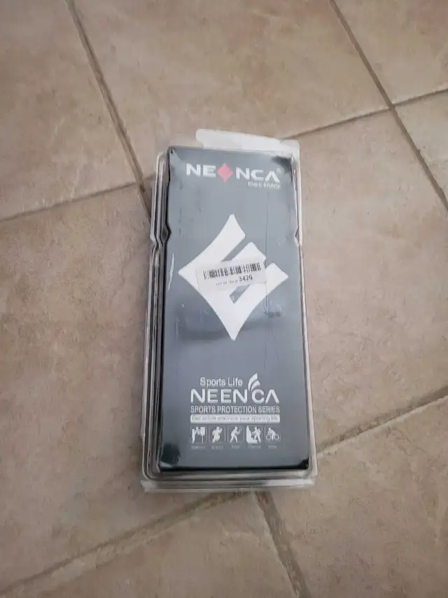 Neenca Knee Brace XL (2) Nee in Other in Calgary - Image 2