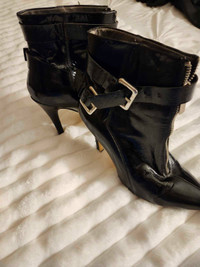 Guess leather  black  boots