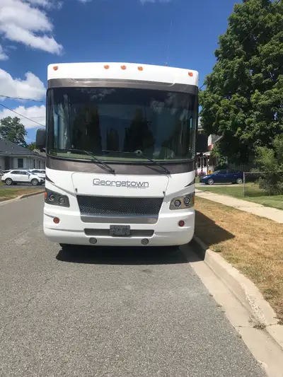 2010 Georgetown 337 great couples unit King bed double wardrobe jackknife couch, 6500 watt generack...