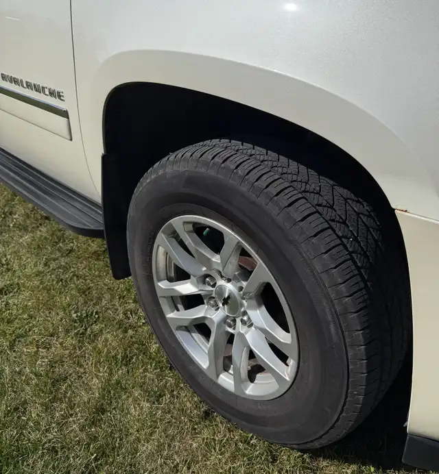 2013 Chev Avalanche Black Diamond 571517069857269763