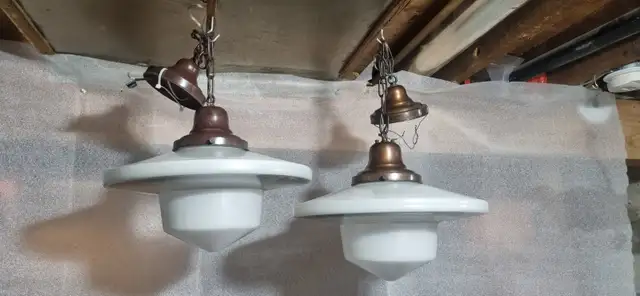 Antique  Flying Saucer Art Deco, MCM Pendant fixtures in Arts & Collectibles in Calgary - Image 4