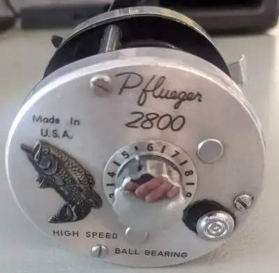 Vintage Pflueger 2800 bait casting reel, View more