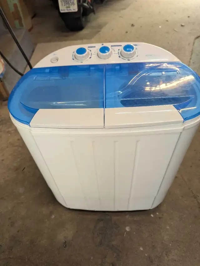 mini Washer in Washers & Dryers in Bedford - Image 2