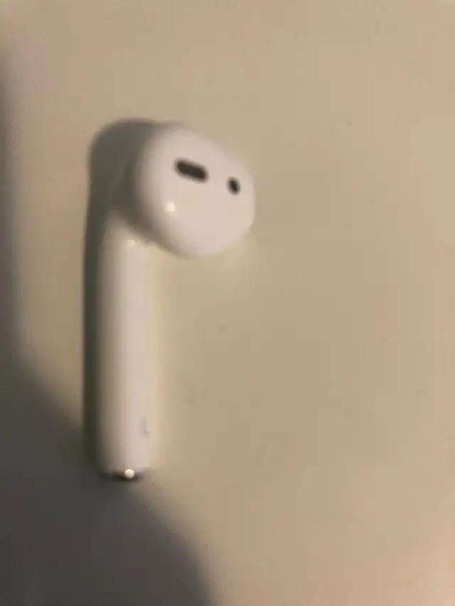 AirPods for sale  in Headphones in Oakville / Halton Region - Image 4