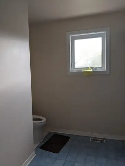 Room Available for 1 or 2 Girls – Hurontario & Steeles Available: November 1, 2026 A clean, peaceful...