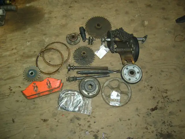 souffleuse beaucoup de pièces a vendre pour souffleuses in Snowblowers in Québec City - Image 8