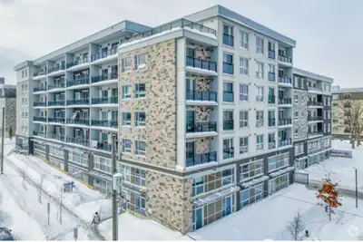FULLY FURNISHED 1 BEDROOM APARTMENT AVAILABLE IMMEDIATELY. STEPS FROM LAURIER UNIVERSITY. 1600 MONTH...