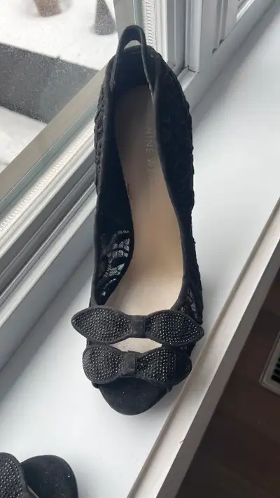 soulier noir, View more