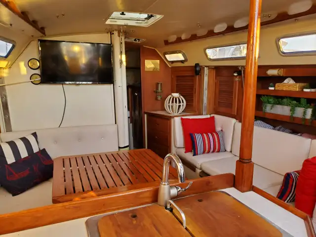 1986 MK1 Catalina 36 Sailboat For SALE in Sailboats in City of Toronto - Image 5