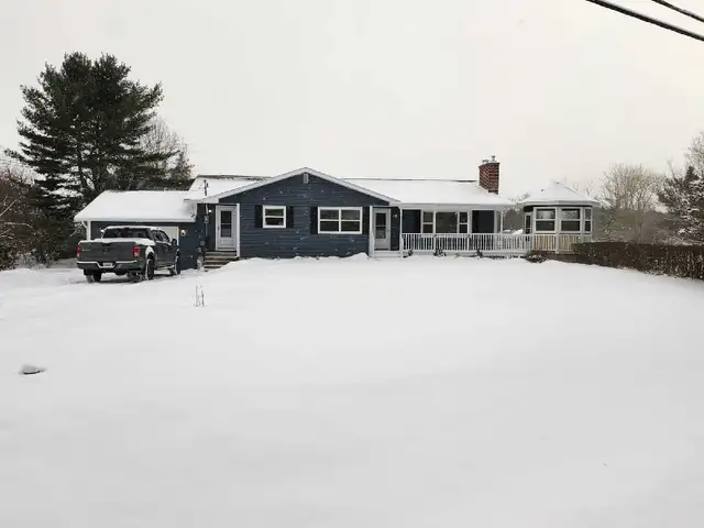 3 bedroom, 1.5 bathroom apartment for rent in Falmouth in Long Term Rentals in Bedford - Image 2