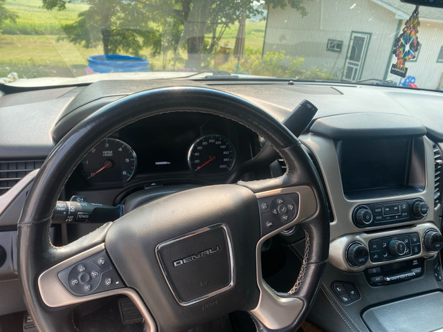 Yukon XL Denali in Cars & Trucks in Belleville - Image 2