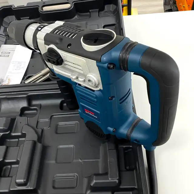 BISON SDS MAX Rotary Hammer Drill concrete breaker Heavy Duty in Power Tools in Mississauga / Peel Region - Image 3