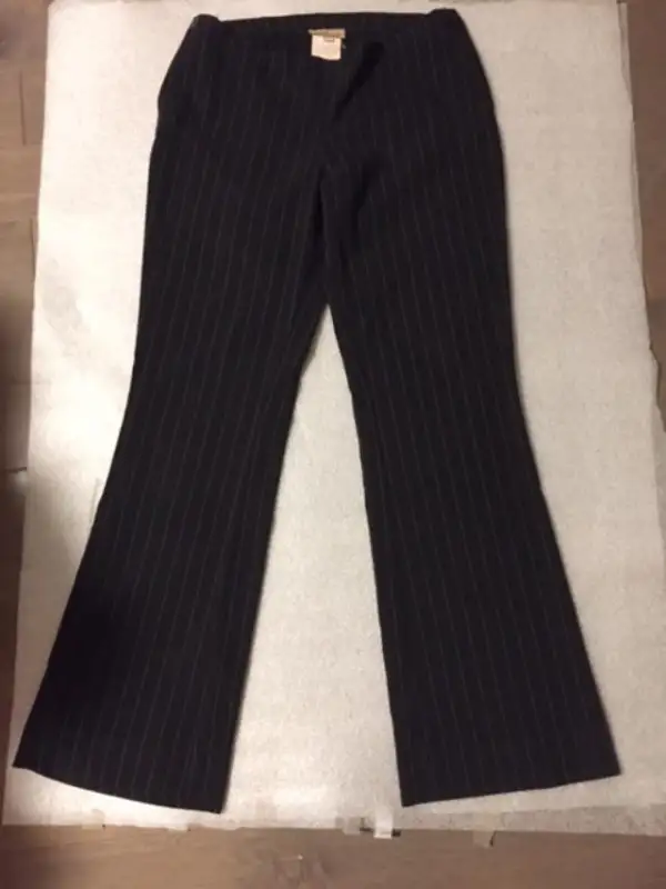 2x Thyme Red Maternity Knit Sweater & Tummi office Pants Size S in Women's - Maternity in Markham / York Region - Image 9