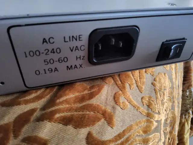 D-LINK  - DE- 816TP -ethernet hub482653432018391046