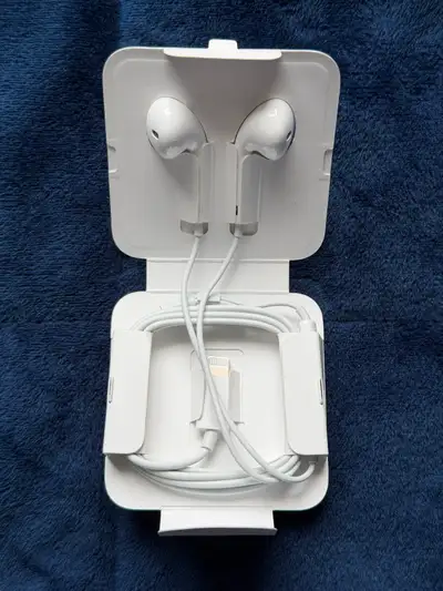New Apple lightening ear buds, View more