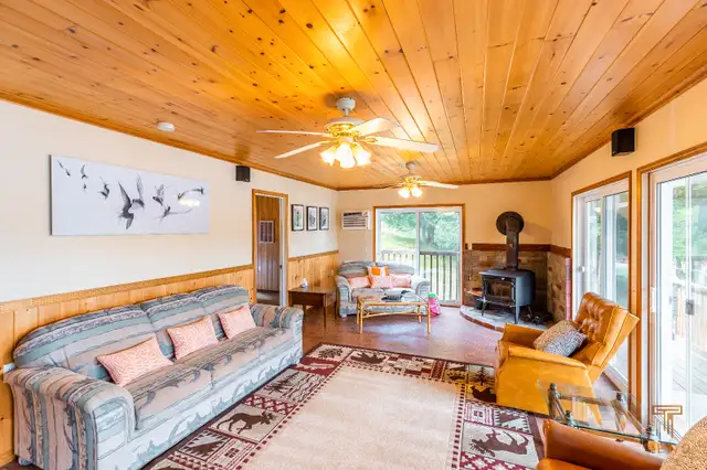 Beautiful Muskoka Cottage on Lake McKechnie! in Ontario in Canada - Image 4
