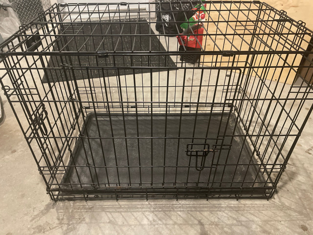 30”x21”x19” Wire double door dog crate for medium size dog in Accessories in Ottawa