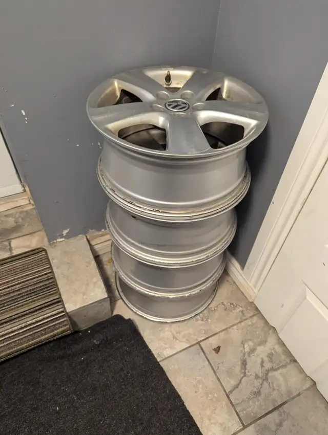 MAG d’origine Volkswagen 17 pouce 5X112 comme neuf !!! in Tires & Rims in Longueuil / South Shore - Image 3