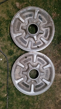 1973-1980 GMC Jimmy Suburban or pickup 4x4 hubcaps