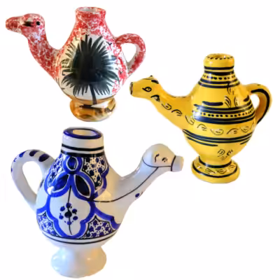 Trois vases très originaux en forme de dromadaire (chameau). En céramique. 6-8 pouces de haut Maison...
