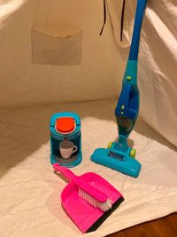 Toy vacuum, coffee machine and Dust pan/brush