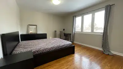 SPACIOUS ROOM FOR RENT (FEMALE ONLY)