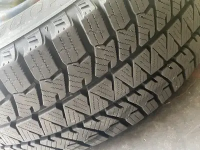Tire size 225/65/16 Almost brand new only use for two seasons Pick up time seven days 11 AM to 7 PM...