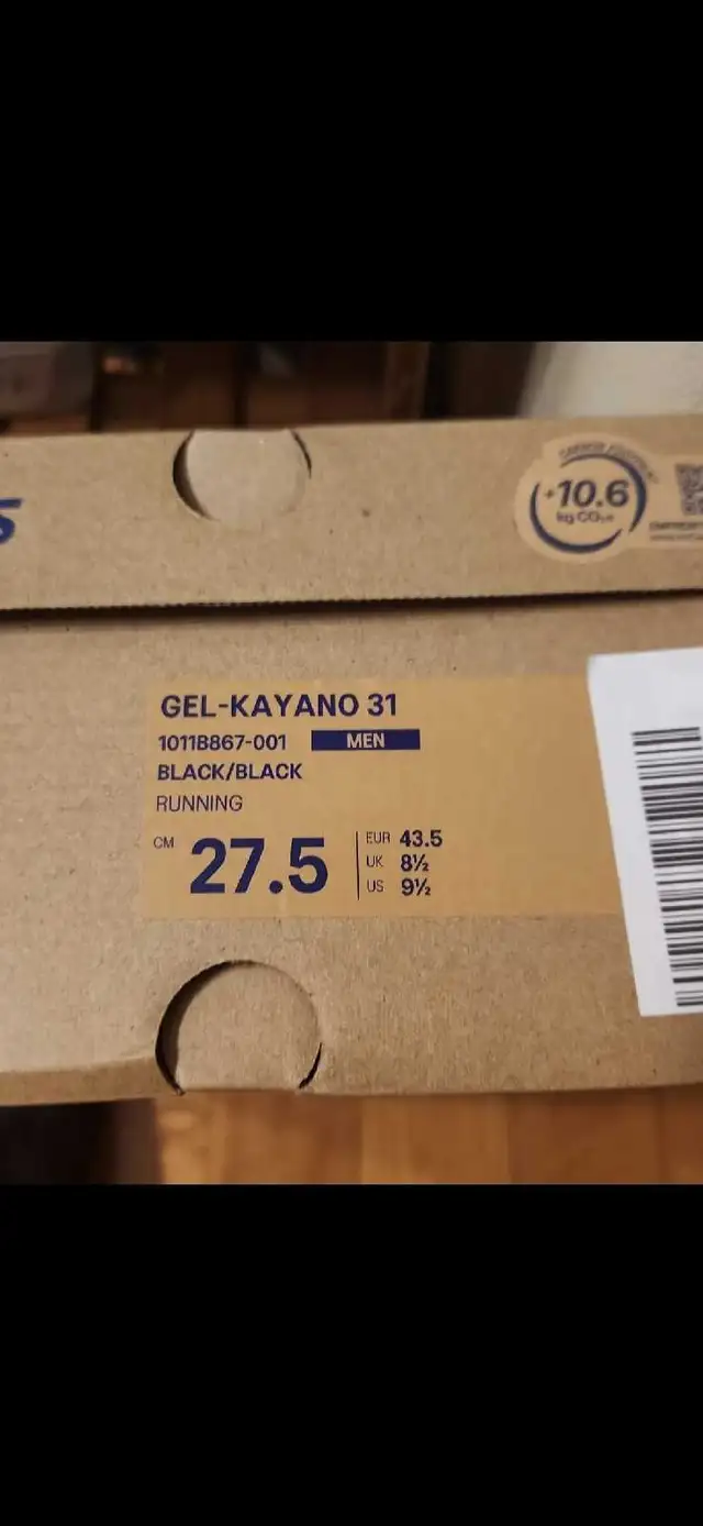 BNWT Asics gel kayano 31, Triple black, men's size 9.5 in Men's Shoes in Markham / York Region - Image 7