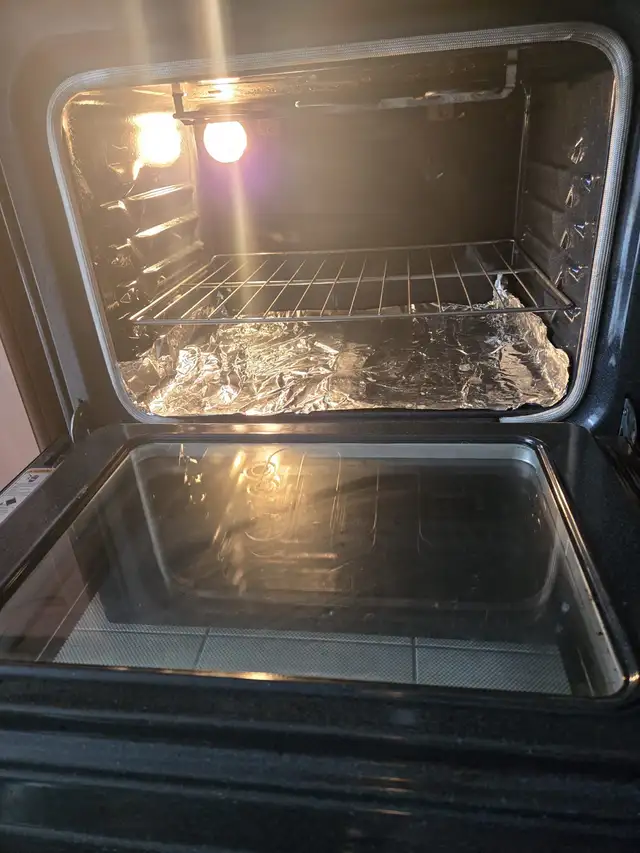 Whirlpool Stove in Stoves, Ovens & Ranges in Markham / York Region - Image 3