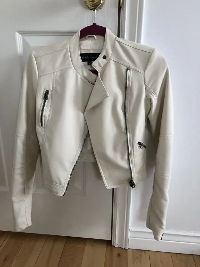 Vegan leather jacket in Women's - Tops & Outerwear in City of Halifax - Image 3