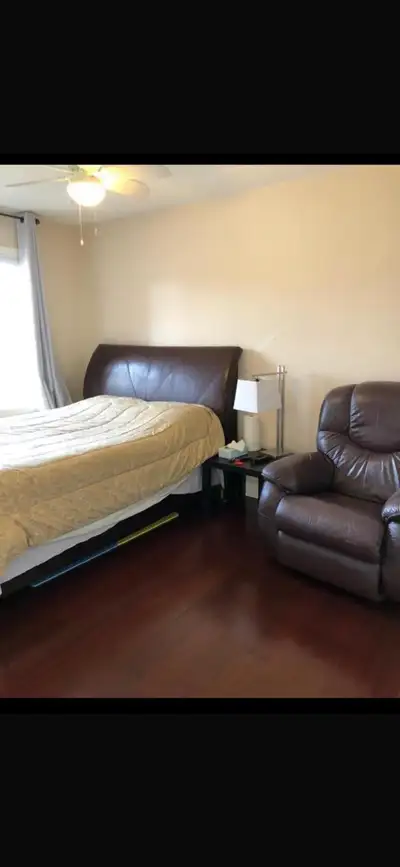 Single room for rent for female in a semidetached house upstairs spacious and well furnished kitchen...