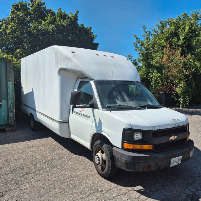 2004 cube truck in Cars & Trucks in Peterborough