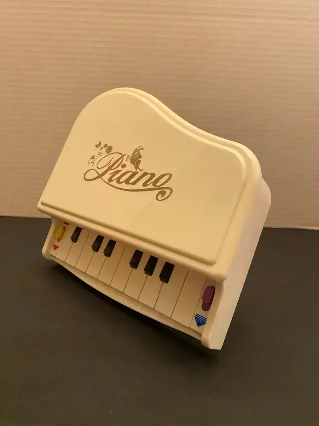 Kids Miniature Light Up Toy Grand Piano Music Box in Toys & Games in City of Toronto - Image 7