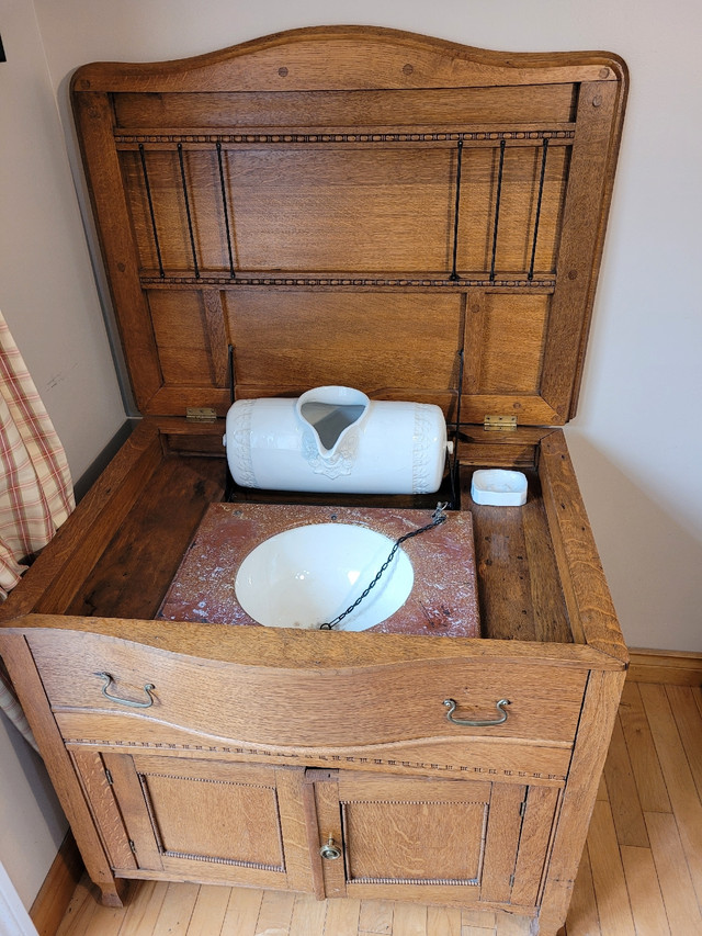 Antique flip top dry sink in Other in Napanee