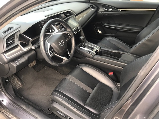 Honda Civic Touring 2019 - Impeccable ! in Cars & Trucks in Ottawa - Image 2
