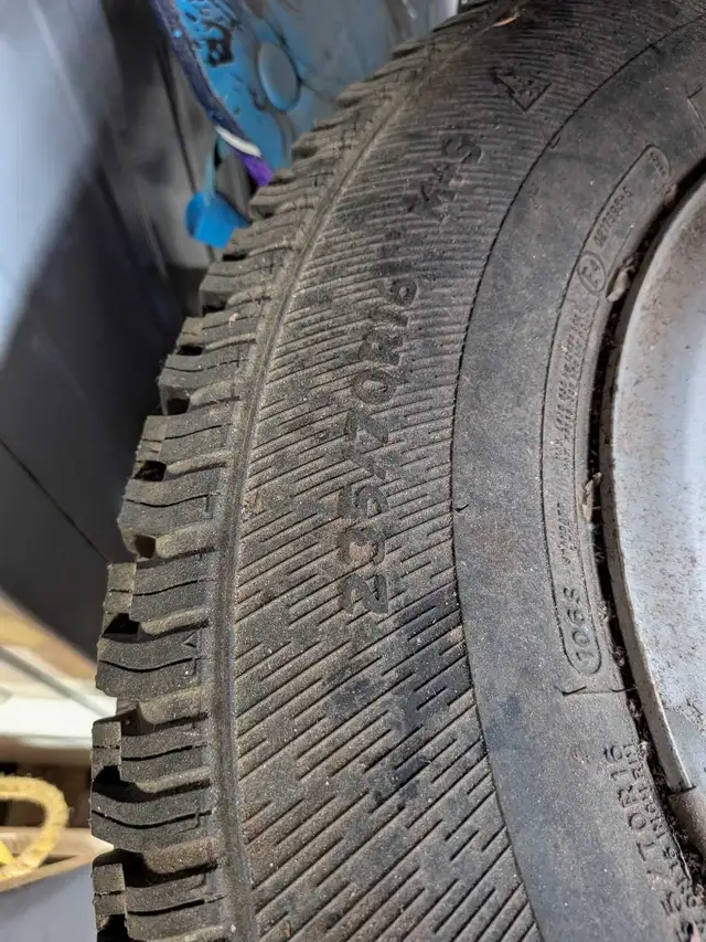 Chevy snow tires in Tires & Rims in Trenton - Image 3